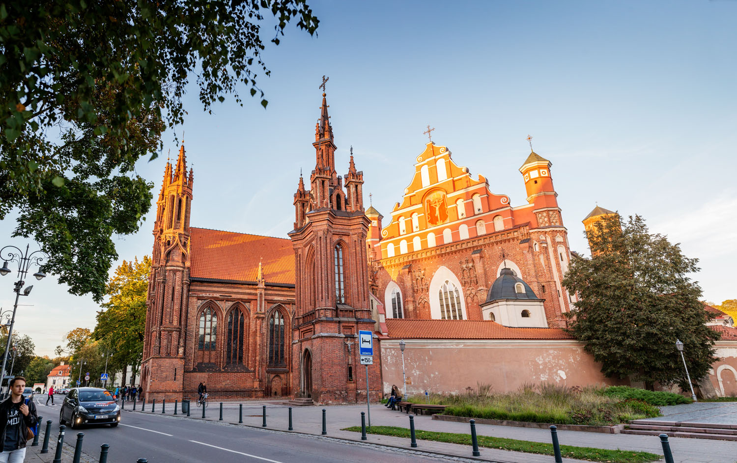 La chiesa di Sant'Anna – Walkable Vilnius